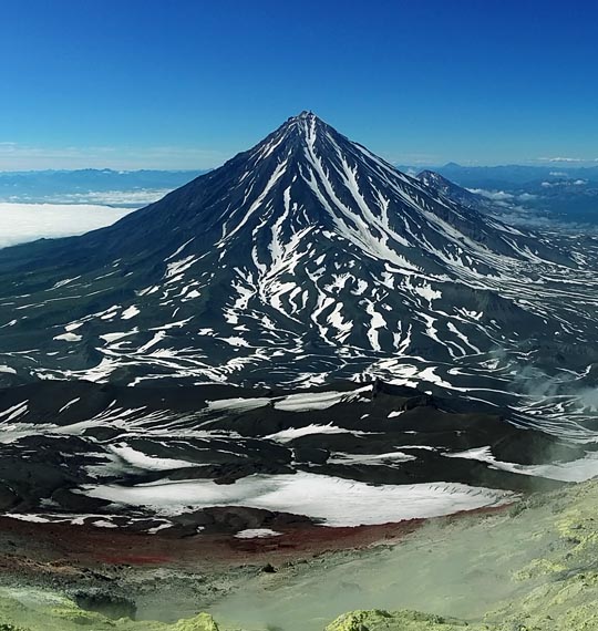 Вулкан Корякский с вершины вулкана Авачинского